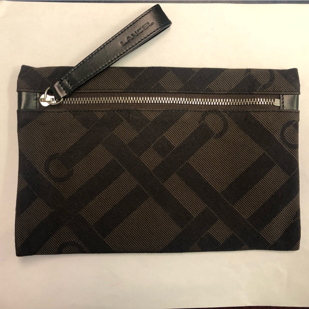 EUC Lancel wristlet/zippered couch/ cosmetic pouch - Picture 1 of 1